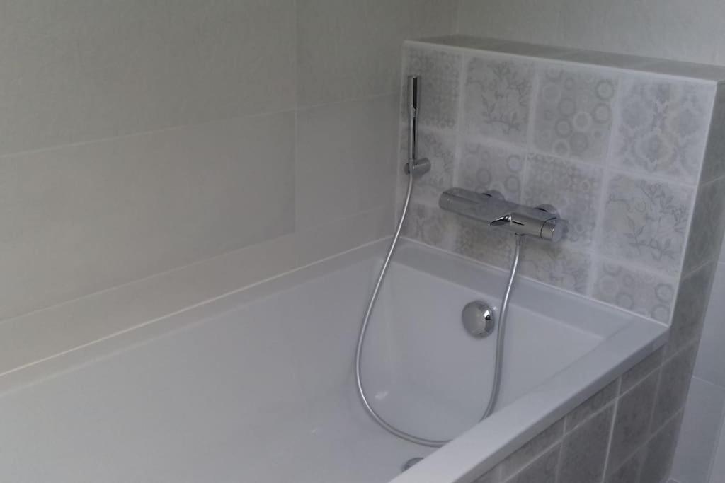 9 Pers 160 M² +Jardin- 10Mn Nantes -30Mn Mer Bouguenais Luaran gambar