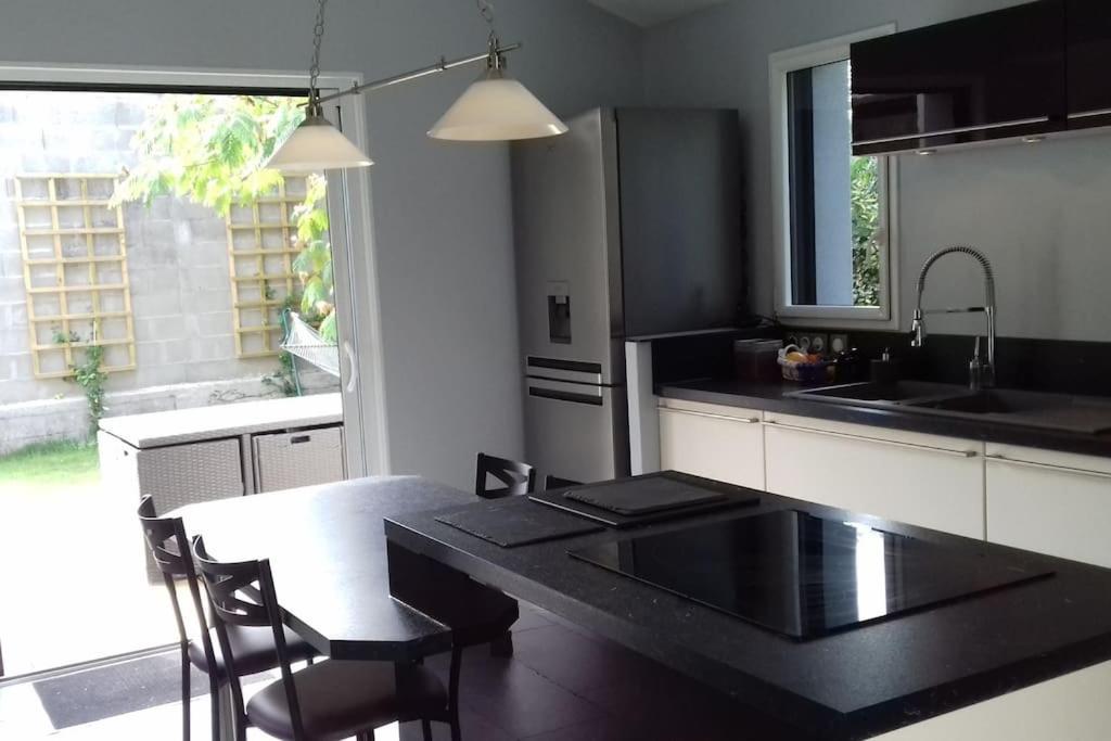 9 Pers 160 M² +Jardin- 10Mn Nantes -30Mn Mer Bouguenais Luaran gambar